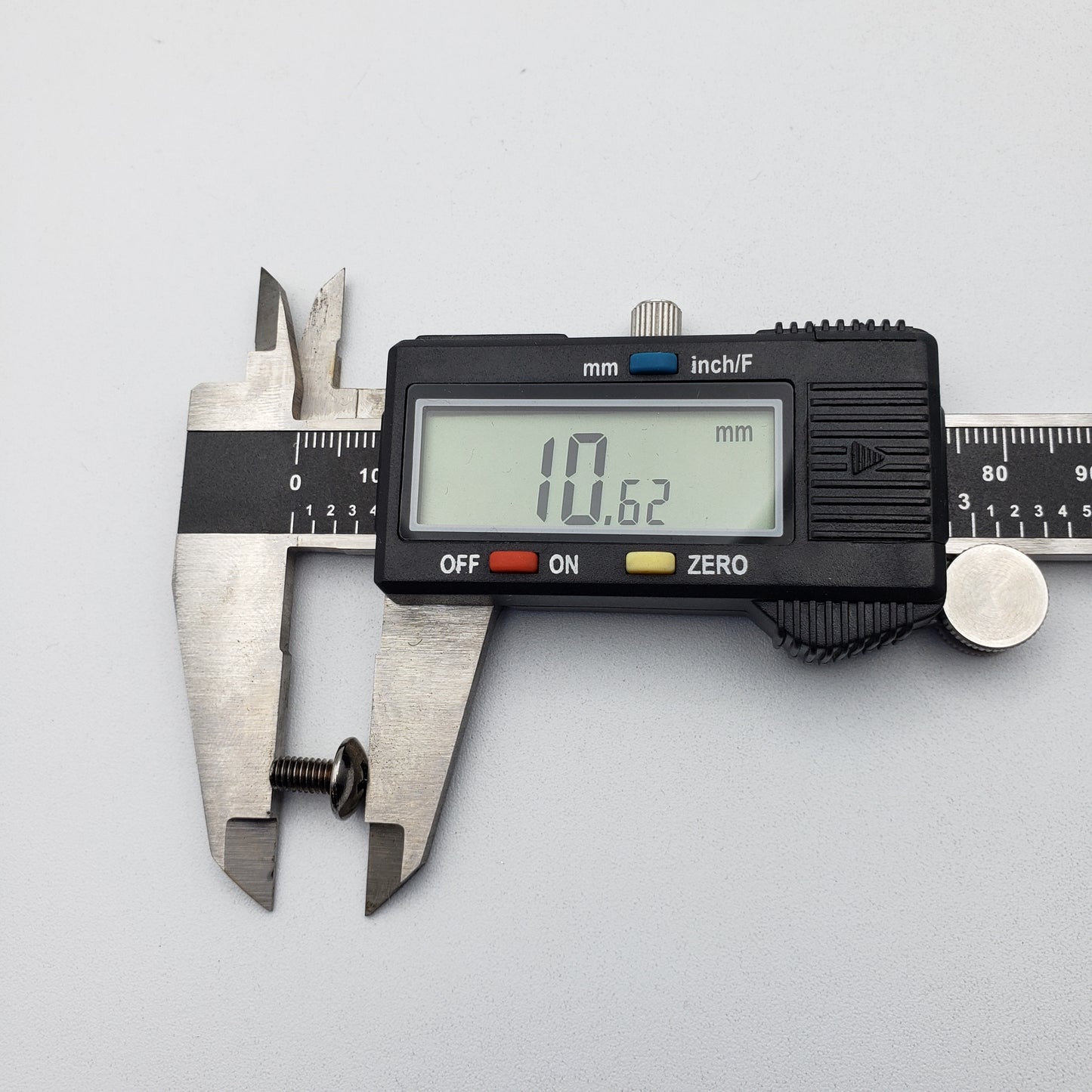 SWF_TRUSS SCREW (M4xL8)
