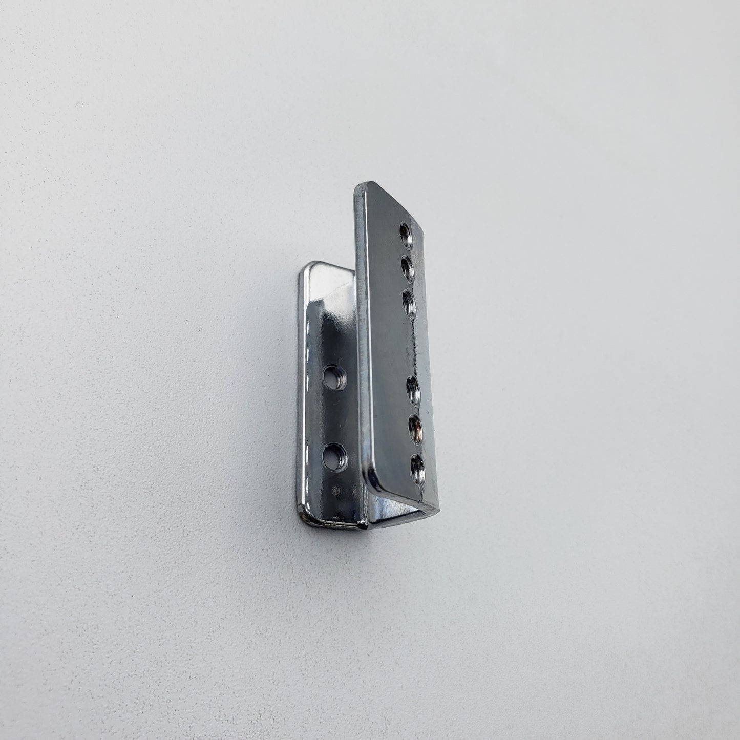 SWF_CAP NEEDLE PLATE GUIDE BRACKET (R)
