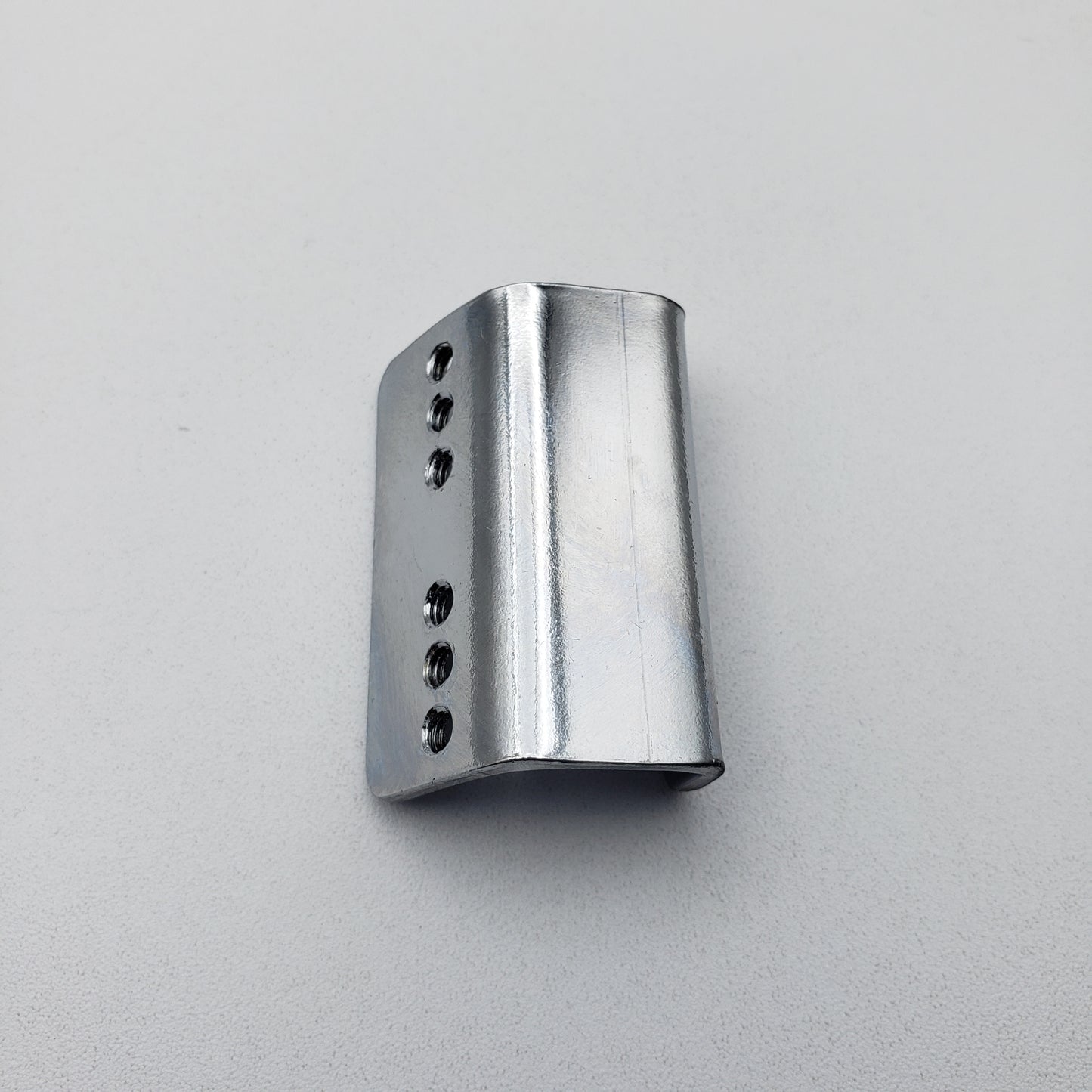 SWF_CAP NEEDLE PLATE GUIDE BRACKET (R)