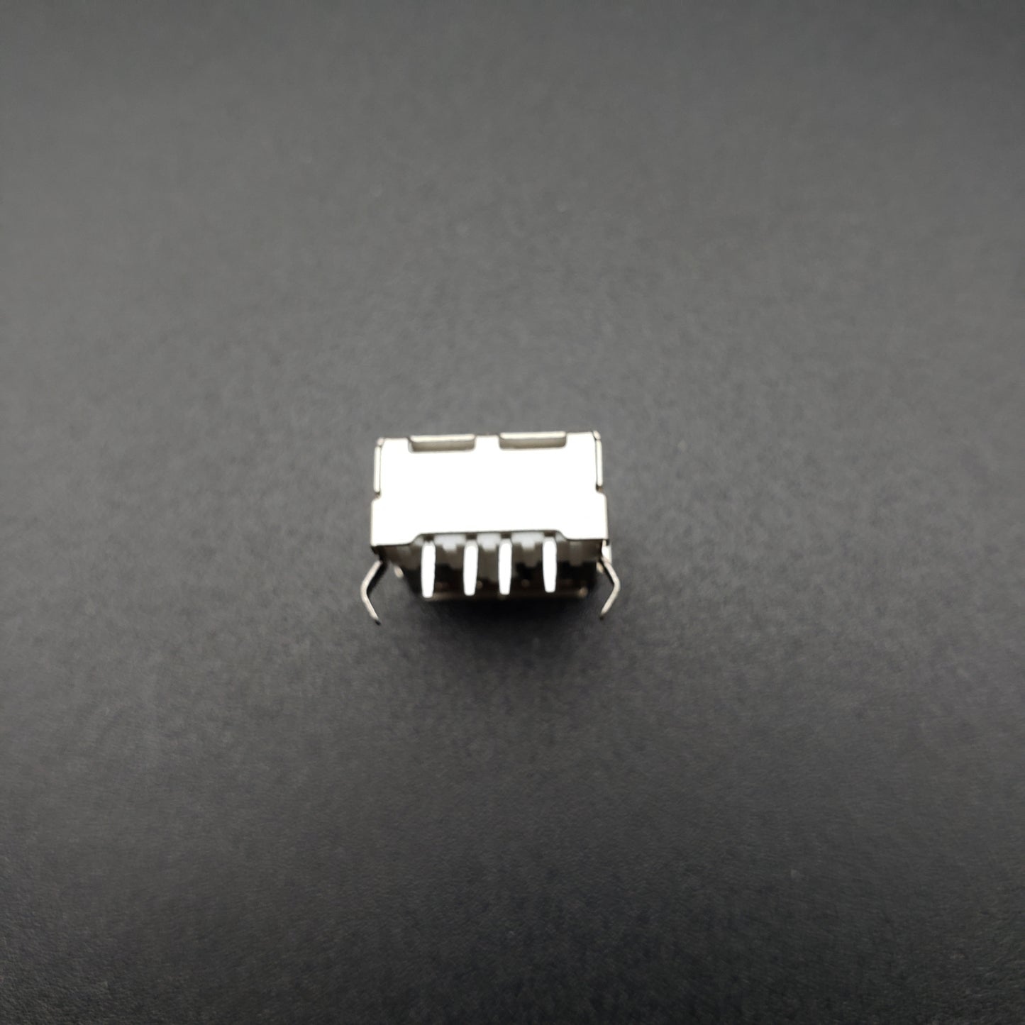 SWF_USB FEMALE SOCKET TYPE-90˚ W/Back Cover