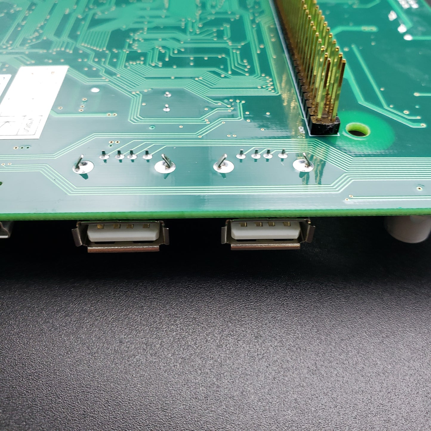 SWF_USB FEMALE SOCKET TYPE-90˚ W/Back Cover