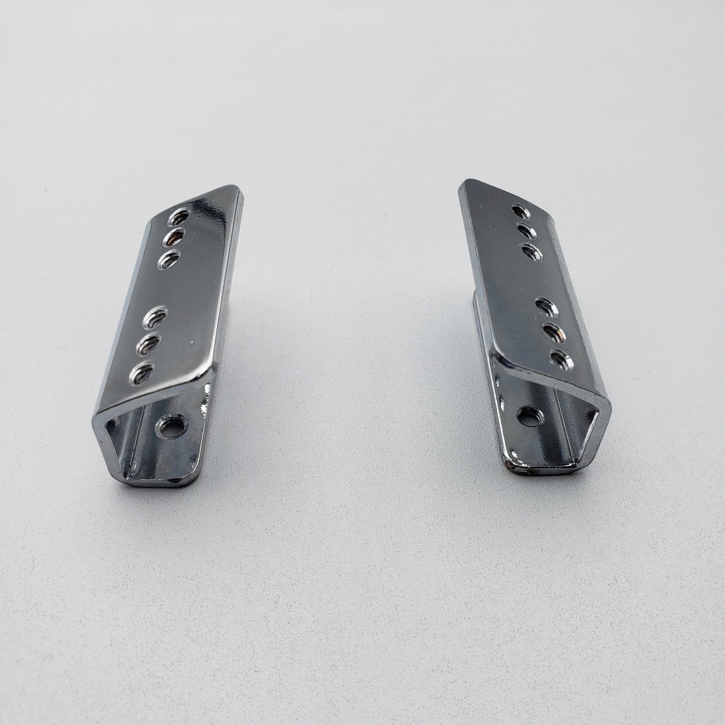 SWF_CAP NEEDLE PLATE GUIDE BRACKET (L)