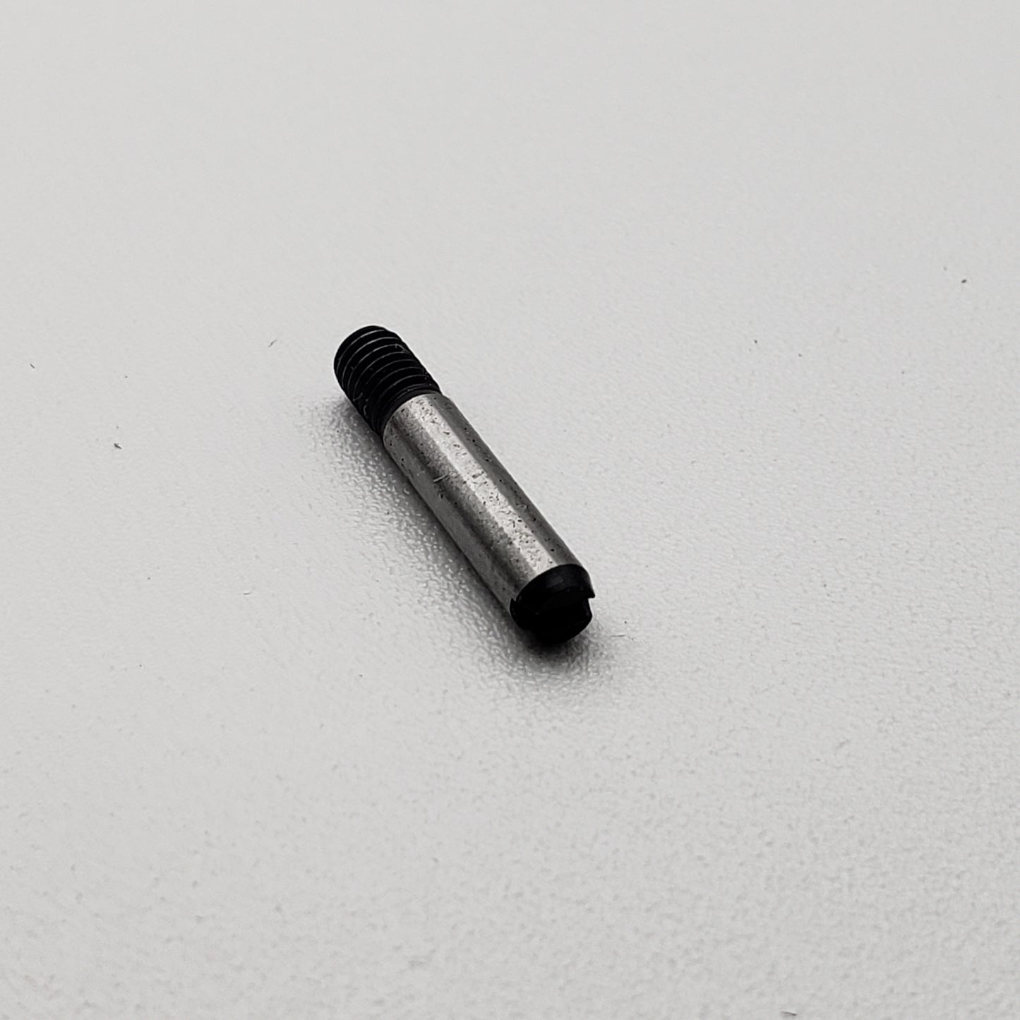 SWF_PIN STUD SCREW