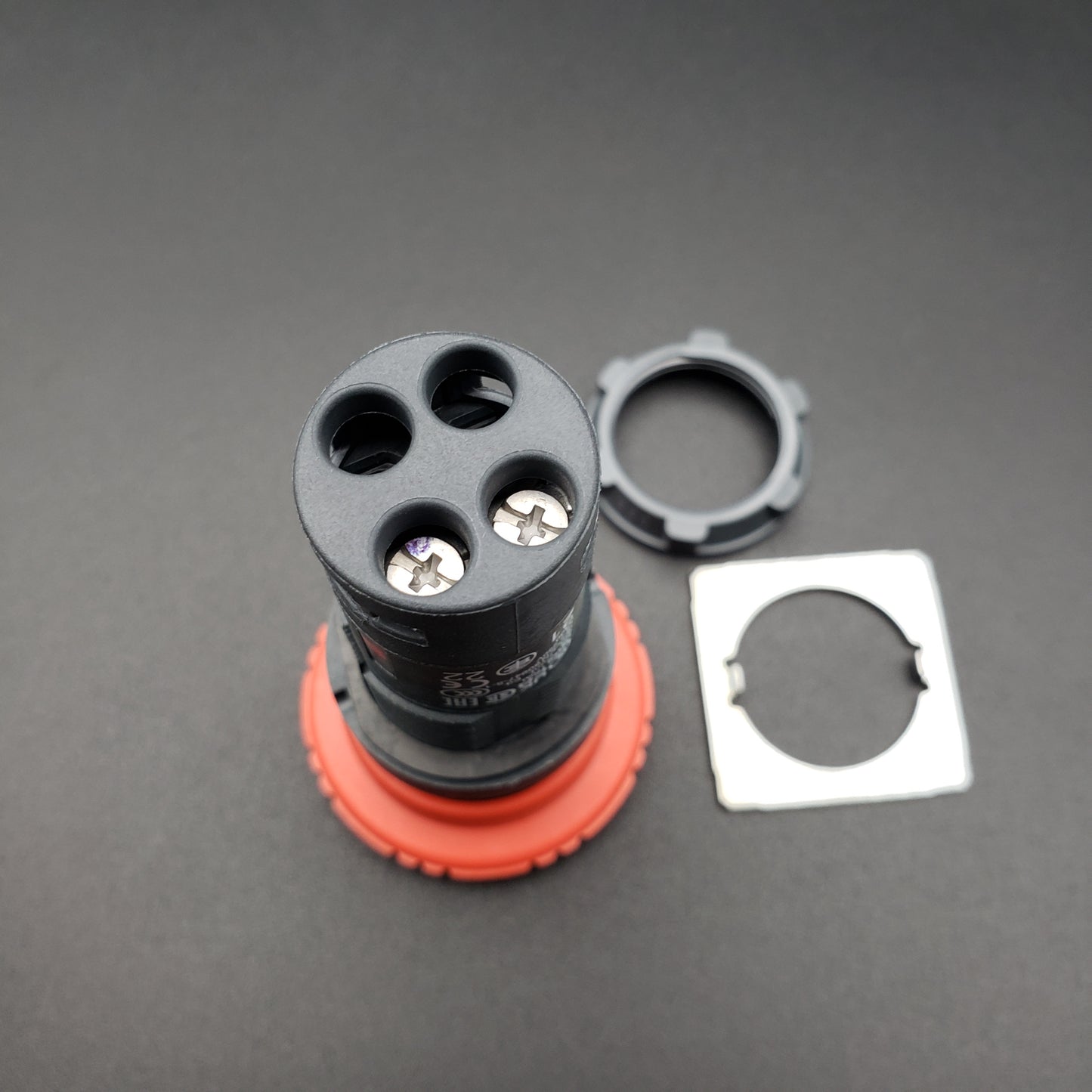 SWF_1X1_EMERGENCY SWITCH (XB7ES542P) (B-T902D, T1202D)