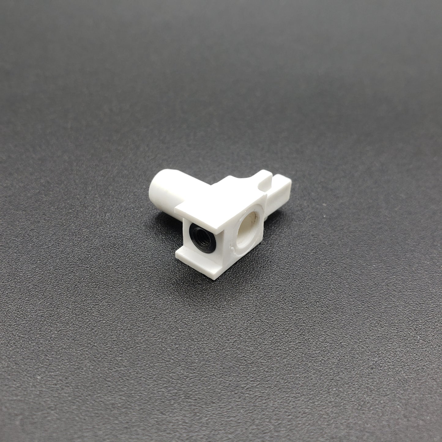 PRESSER FOOT HOLDER (K,SB)