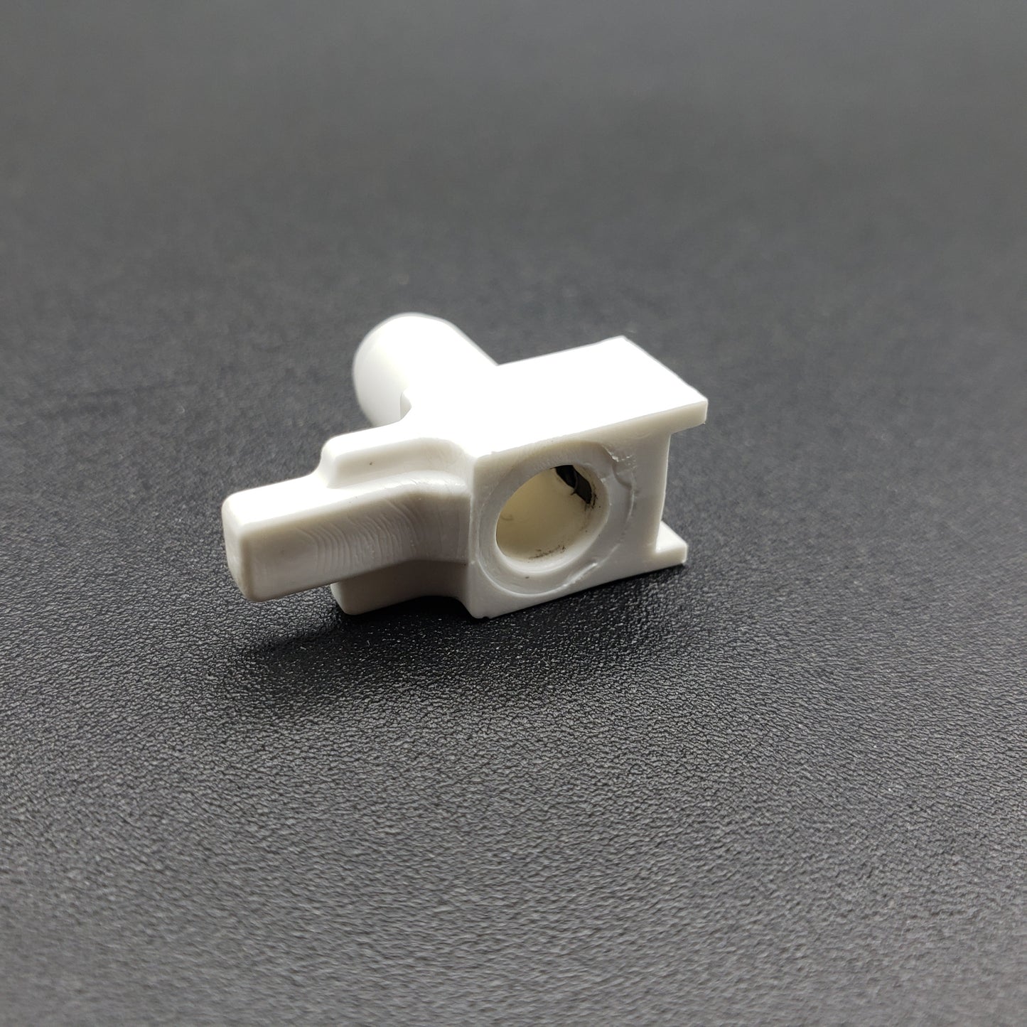 PRESSER FOOT HOLDER (K,SB)